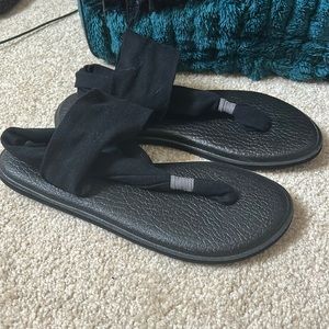 Sanuk yoga flip flops